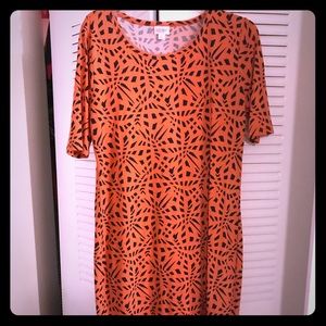 Julia Large, Coral and black design from LulaRoe